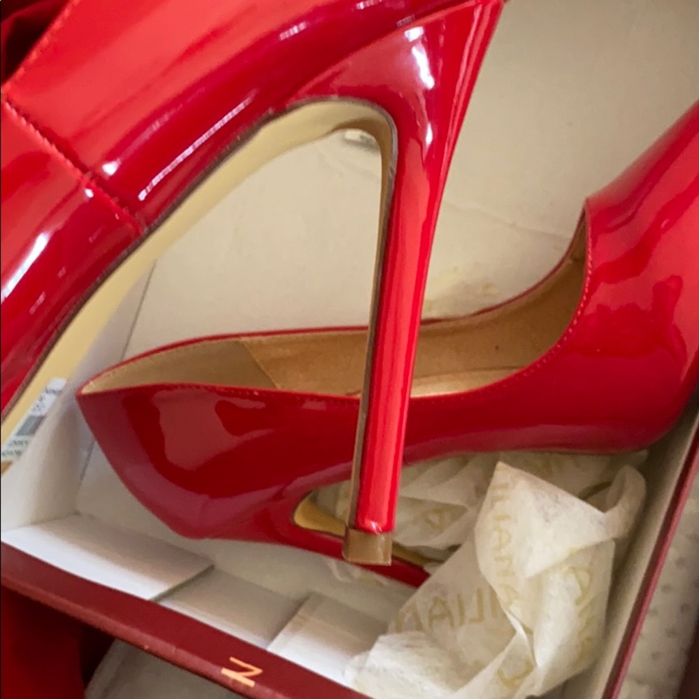 Red heels - Picture 2 of 2